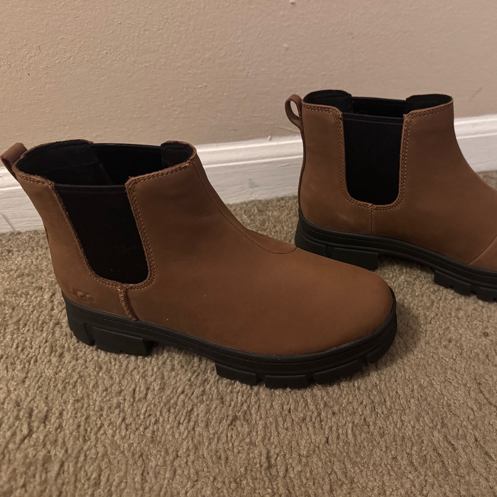 Brand new too big for me Ugg youth Chelsea boots.